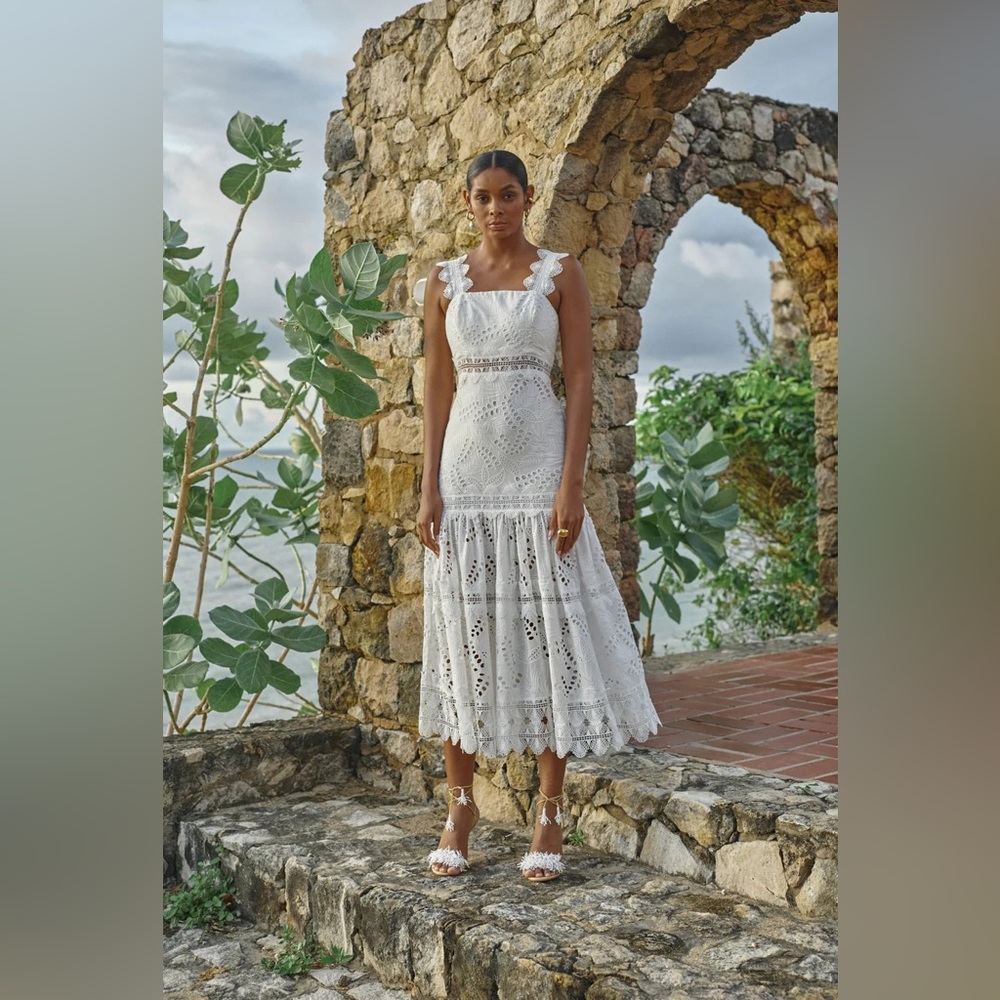 Waimari - Sirenuse Dress in White
